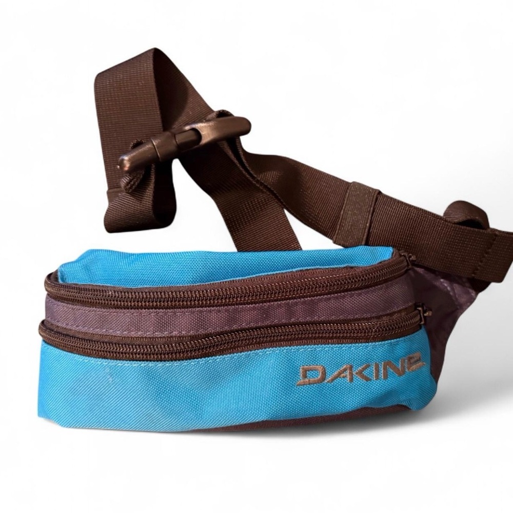 DAKINE navy/turq waist belt bag. Great condition, shows no wear.